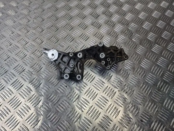 Audi Q7 4L (2005 - 2009) 059130147N Кронштейн топливного насоса — фото 3