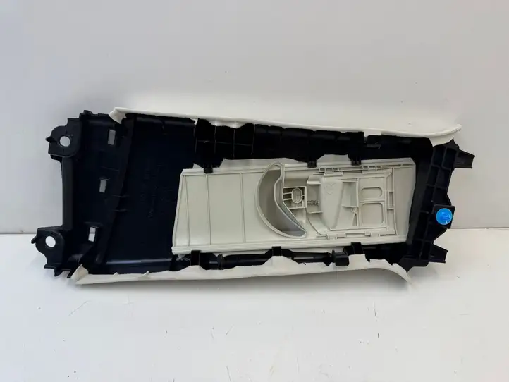 Lexus NX (2021 - ) 6241078020 Верхняя обшивка стойки B — фото 2