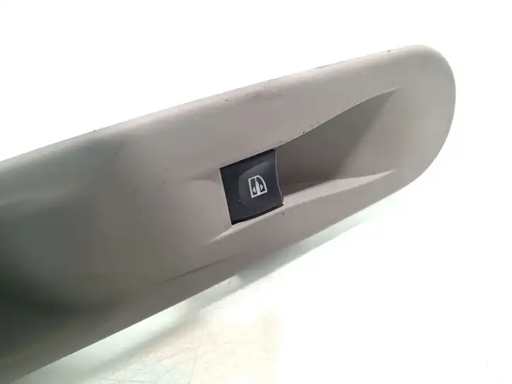 Renault Zoe (2012 - ) 829506827R Кнопка стеклоподъемников — фото 5