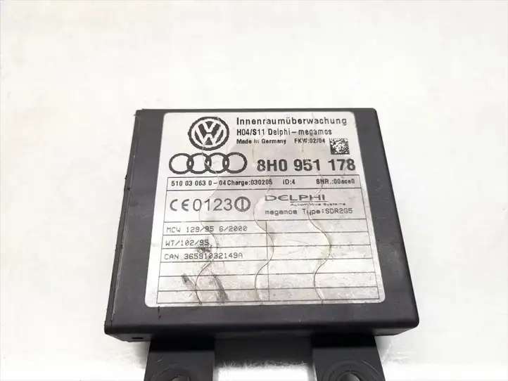 Audi A4 S4 B6 8E 8H (2000 - 2006) 8H0951178 Датчик охранной сигнализации — фото 4