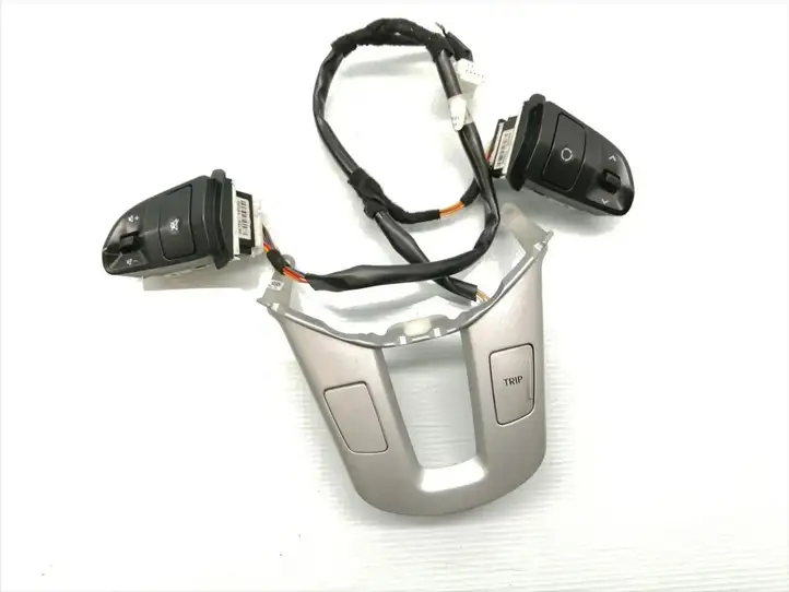 Kia Ceed (2006 - 2010) 96720-1H200 Кнопки на рулевом колесе — фото 1