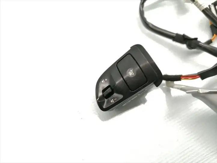 Kia Ceed (2006 - 2010) 96720-1H200 Кнопки на рулевом колесе — фото 2
