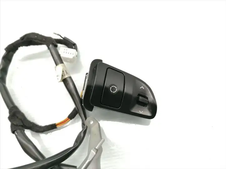 Kia Ceed (2006 - 2010) 96720-1H200 Кнопки на рулевом колесе — фото 3