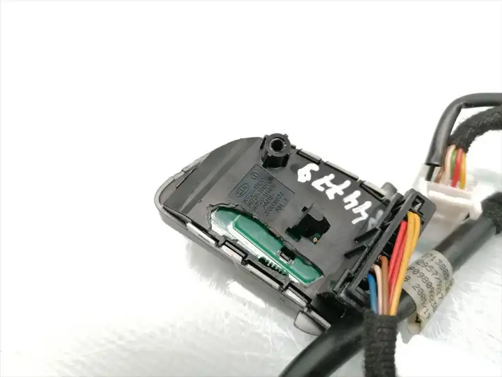 Kia Ceed (2006 - 2010) 96720-1H200 Кнопки на рулевом колесе — фото 6