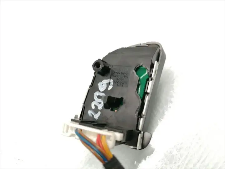 Kia Ceed (2006 - 2010) 96720-1H200 Кнопки на рулевом колесе — фото 7