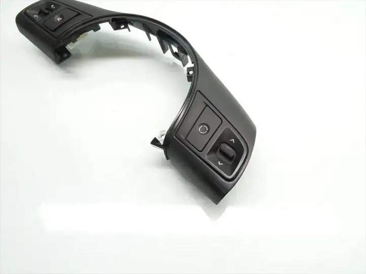 Kia Venga (2010 - 2014) Кнопки на рулевом колесе — фото 3