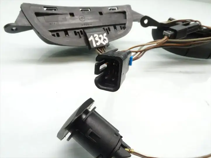 Opel Astra G (1998 - 2004) 561159 Кнопки на рулевом колесе — фото 3