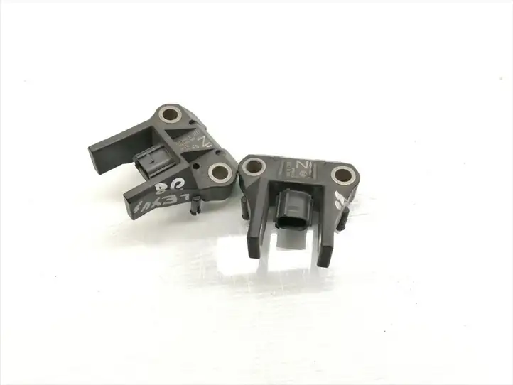 Lexus IS 220D-250-350 (2005 - 2010) 89173-53040 Датчик удара SRS — фото 2