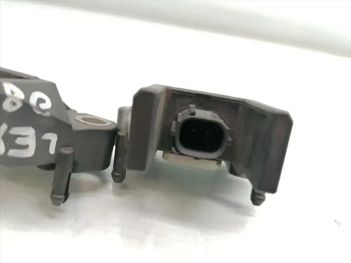 Lexus IS 220D-250-350 (2005 - 2010) 89173-53040 Датчик удара SRS — фото 3