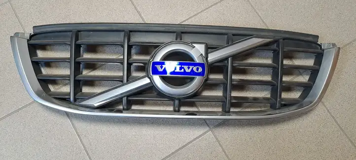 Volvo XC60 (2008 - 2013) 30764556 Верхняя решетка радиатора — фото 1