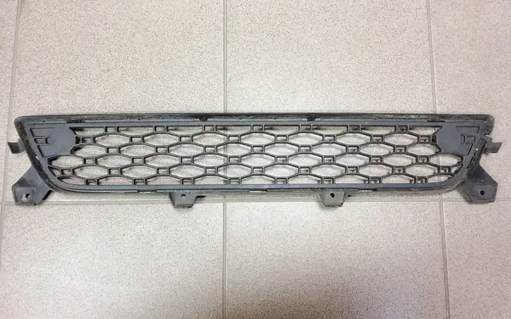 Volvo XC60 (2008 - 2013) 30763422 Нижняя решетка переднего бампера — фото 1