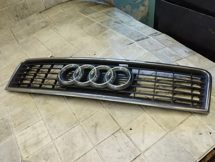 Audi A6 S6 C5 4B (2001 - 2004) 4B0853651F Верхняя решетка радиатора — фото 1