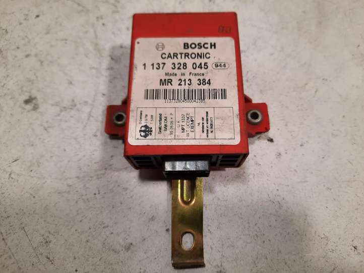 1137328045 Mitsubishi Carisma Oro pagalvių valdymo blokas