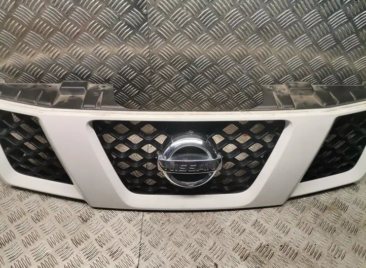 Nissan Pathfinder R51 (2005 - 2012) Верхняя решетка радиатора — фото 1