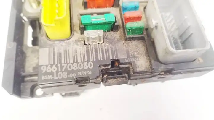 Citroen C4 Picasso (2006 - 2013)  9661708080 Ящик предохранителей (комплект)