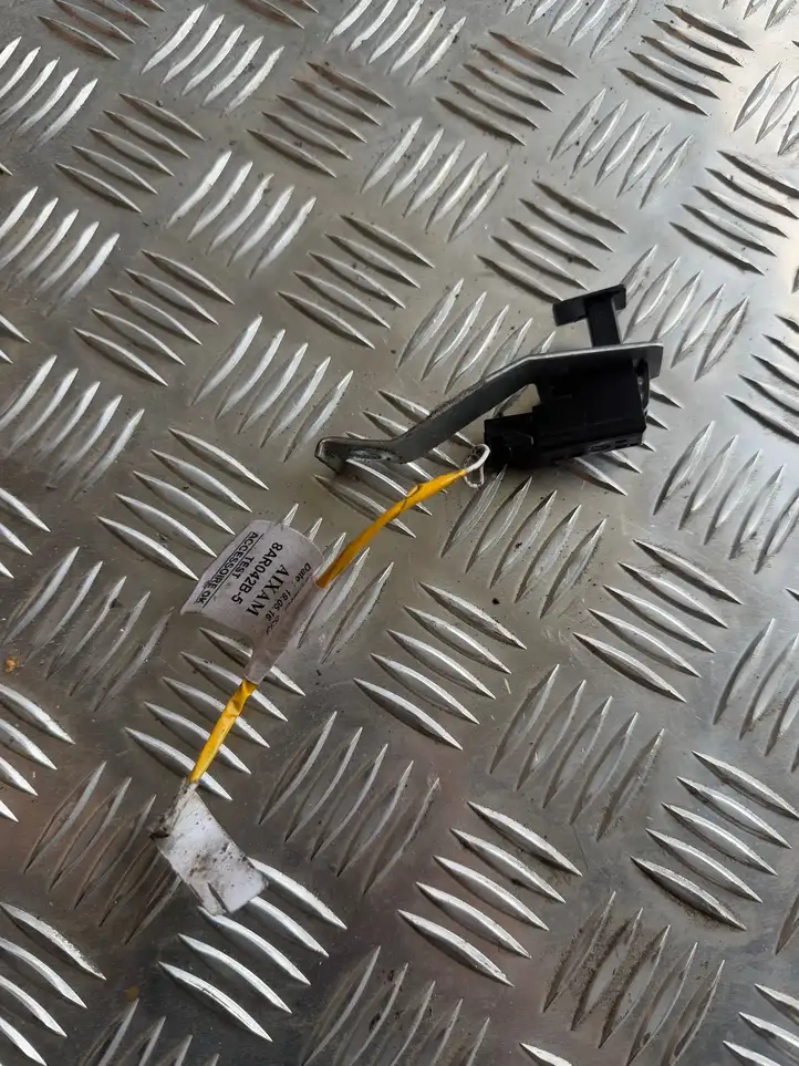 (2013 - ) 8AR042B5 Датчик стояночного тормоза — фото 1