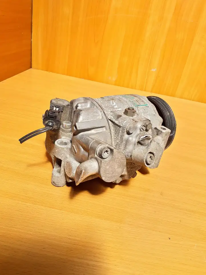 Volkswagen Golf V (2003 - 2009) 1K0820803Q Компрессор (насос) кондиционера воздуха — фото 2