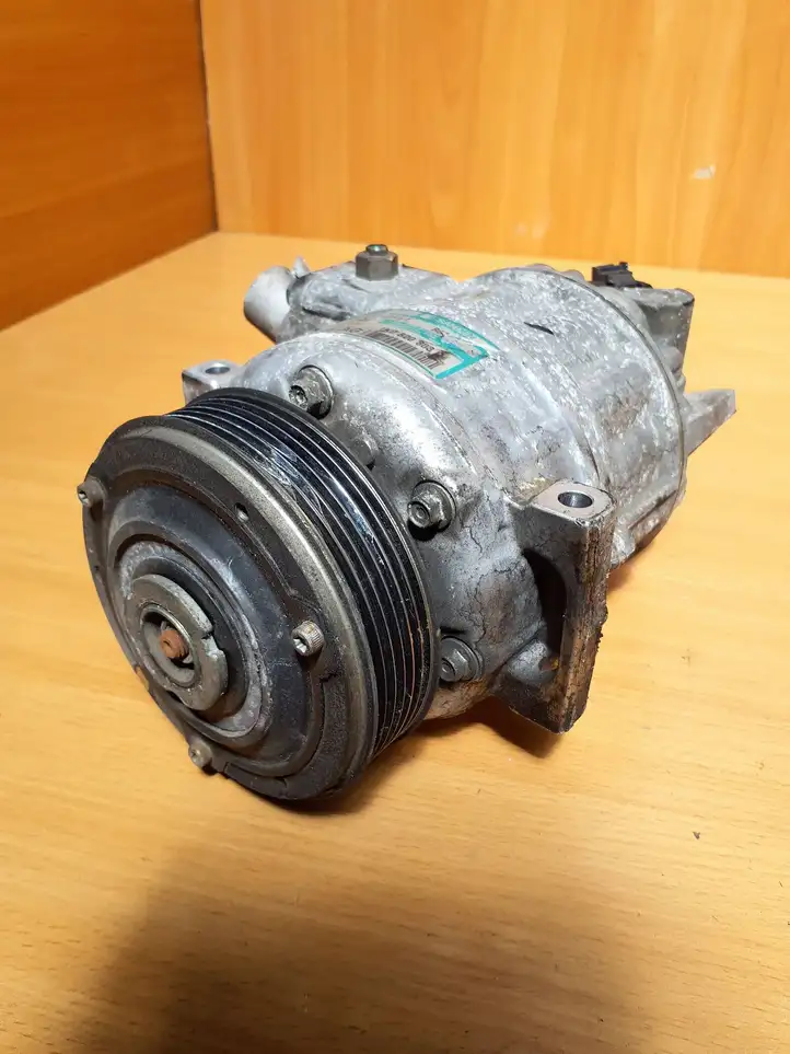 Volkswagen Golf V (2003 - 2009) 1K0820803Q Компрессор (насос) кондиционера воздуха — фото 4