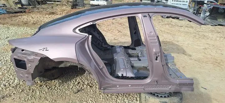 Porsche Taycan 9J1 (2019 - ) Задняя часть кузова — фото 5