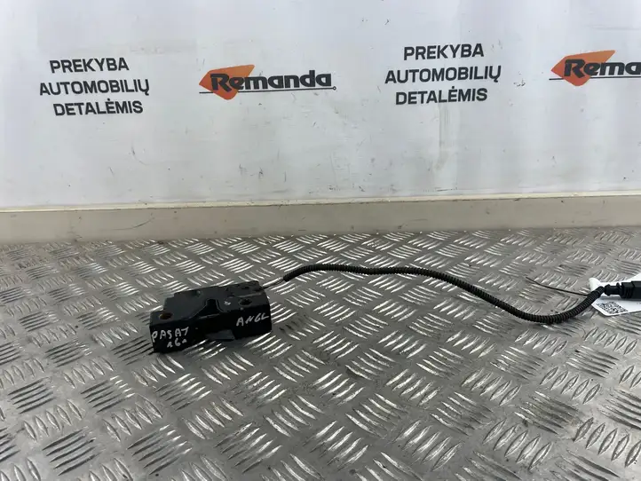 Volkswagen PASSAT B8 (2015 - )   Замок капота