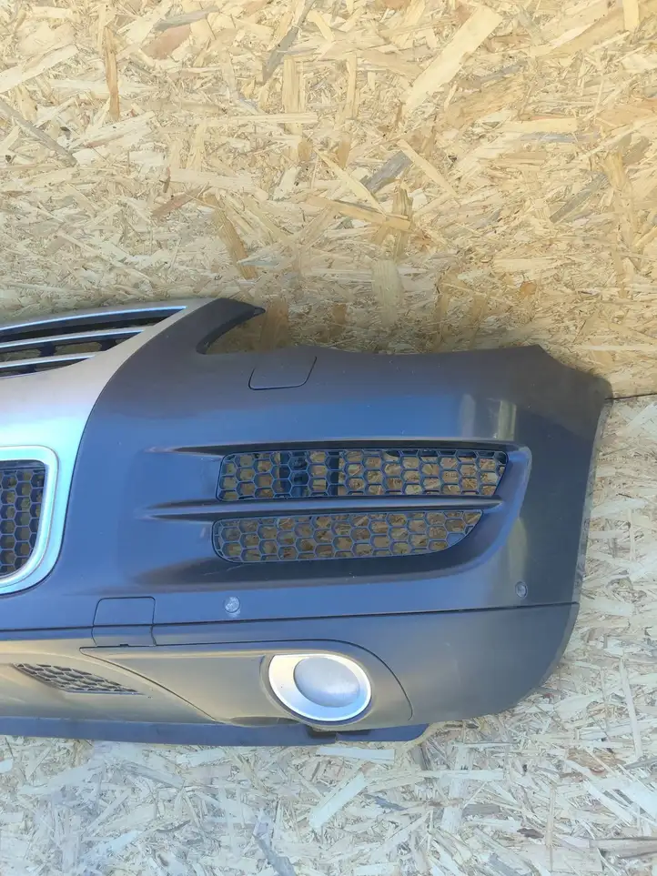 Volkswagen Touareg I    Передний бампер