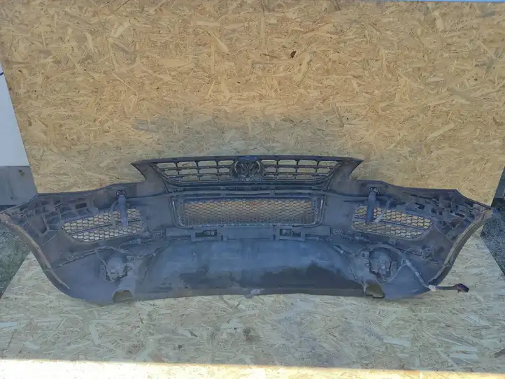 Volkswagen Touareg I    Передний бампер