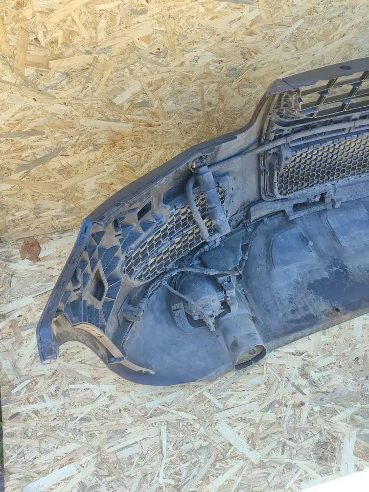 Volkswagen Touareg I    Передний бампер