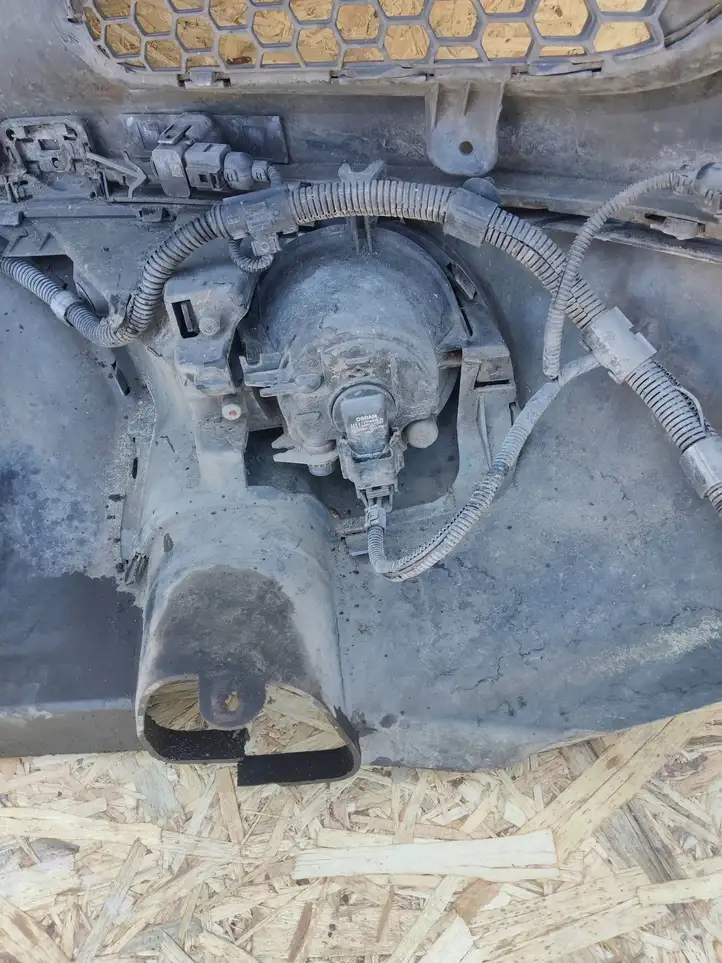 Volkswagen Touareg I    Передний бампер