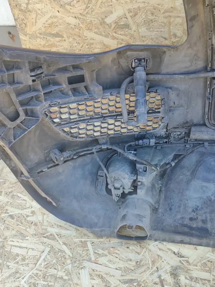 Volkswagen Touareg I    Передний бампер