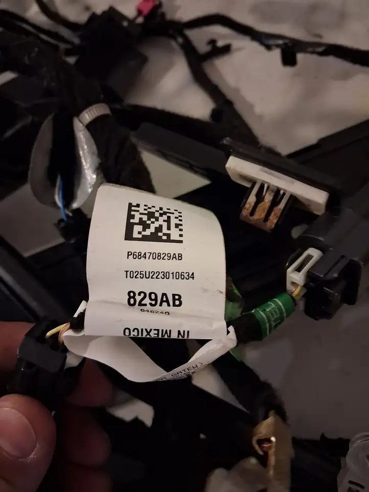 Dodge Ram (2018 - ) 68474817AC Прочая электропроводка — фото 2
