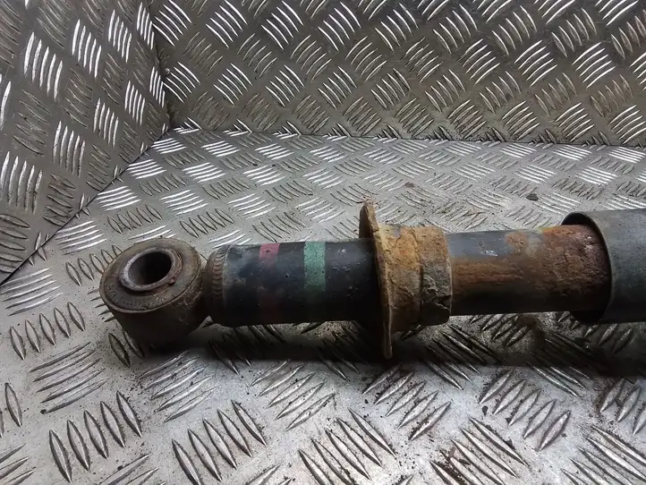 Toyota Prius (XW20) (2003 - 2009)   Задний амортизатор с пружиной