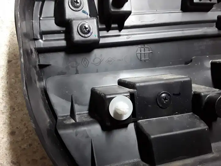 Renault Arkana (2019 - ) 828764986R Молдинги задней двери — фото 4