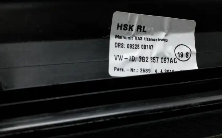 Volkswagen PASSAT B8 (2015 - ) 3G2857097AC Бардачок в сборе — фото 4
