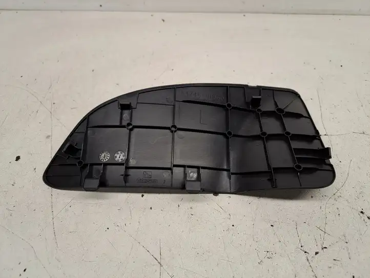 Toyota Yaris (2014 - 2019) 647460D050 Крышка — фото 3