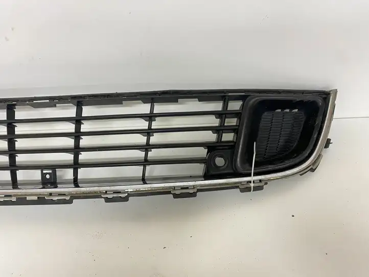 Citroen C5 (2008 - 2017) 9681052677 Нижняя решетка переднего бампера — фото 2
