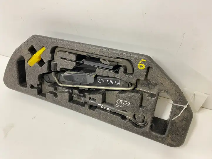 Citroen C5 (2008 - 2017) A6566 Ящик для инструментов — фото 3