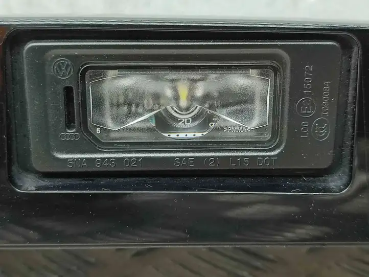Volkswagen T-Cross (2017 - ) 2GM827577E Подсветка номера — фото 9
