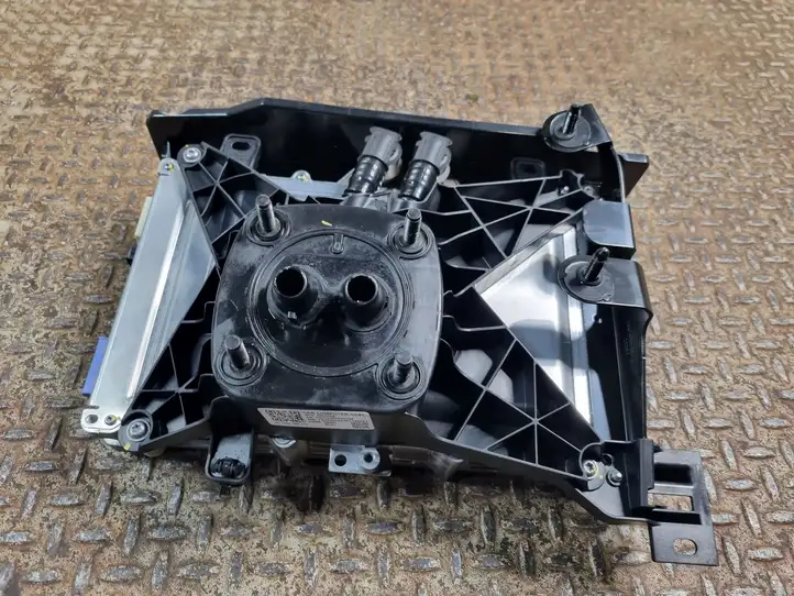 Tesla Model Y (2019 - 2024) 168443505H Прочие блоки управления — фото 14