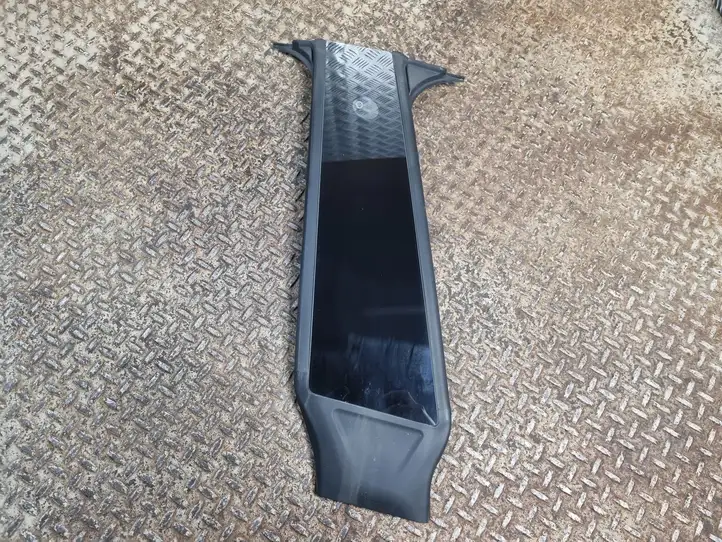 Tesla Model Y (2019 - 2024) 151625500E Наружная накладка стойки B — фото 1