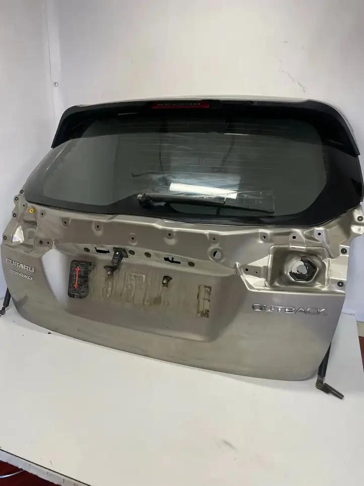 Subaru Outback (BS) (2014 - 2019) Крышка багажника — фото 1