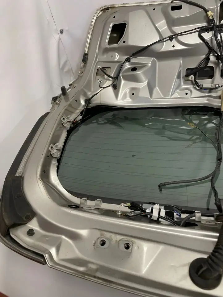 Subaru Outback (BS) (2014 - 2019) Крышка багажника — фото 7