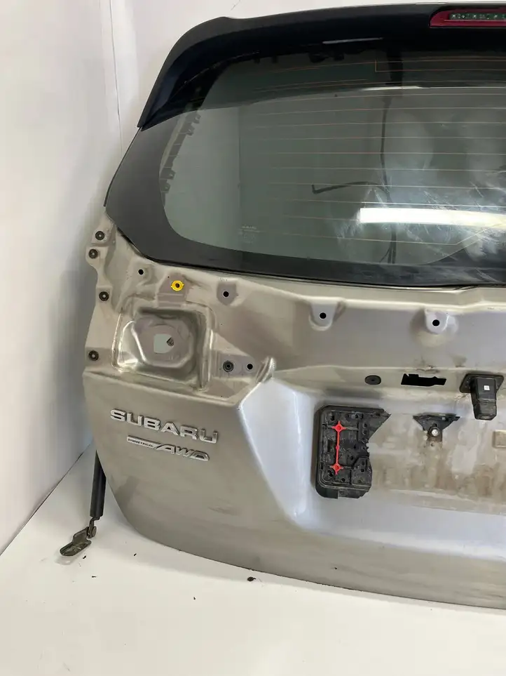 Subaru Outback (BS) (2014 - 2019) Крышка багажника — фото 10