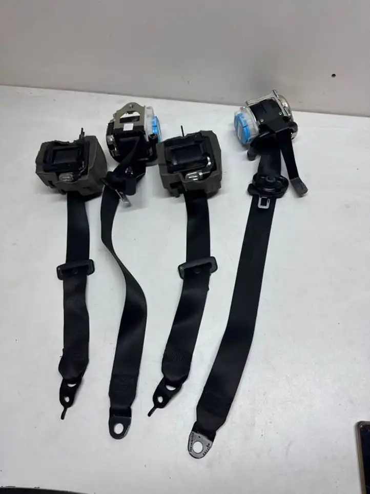 BMW 4 G22 G23 G24 G26 (2020 - ) 9476110 Комплект ремней безопасности — фото 1