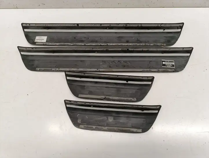 Audi RS Q3 (2013 - 2018) 8U0853373D Внутренняя обшивка порога (комплект) — фото 3