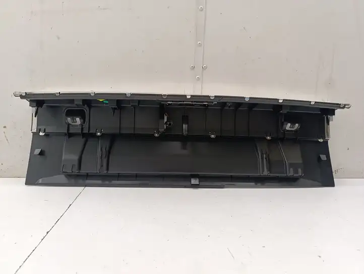 Audi RS Q3 (2013 - 2018) 8U0864483G Отделка порога багажника — фото 2
