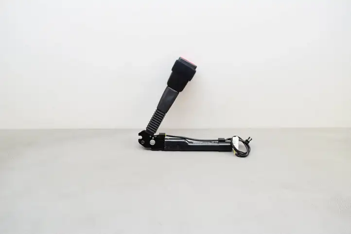 BMW 4 F32 F33 (2013 - 2017) 7259387 Замок переднего ремня — фото 1