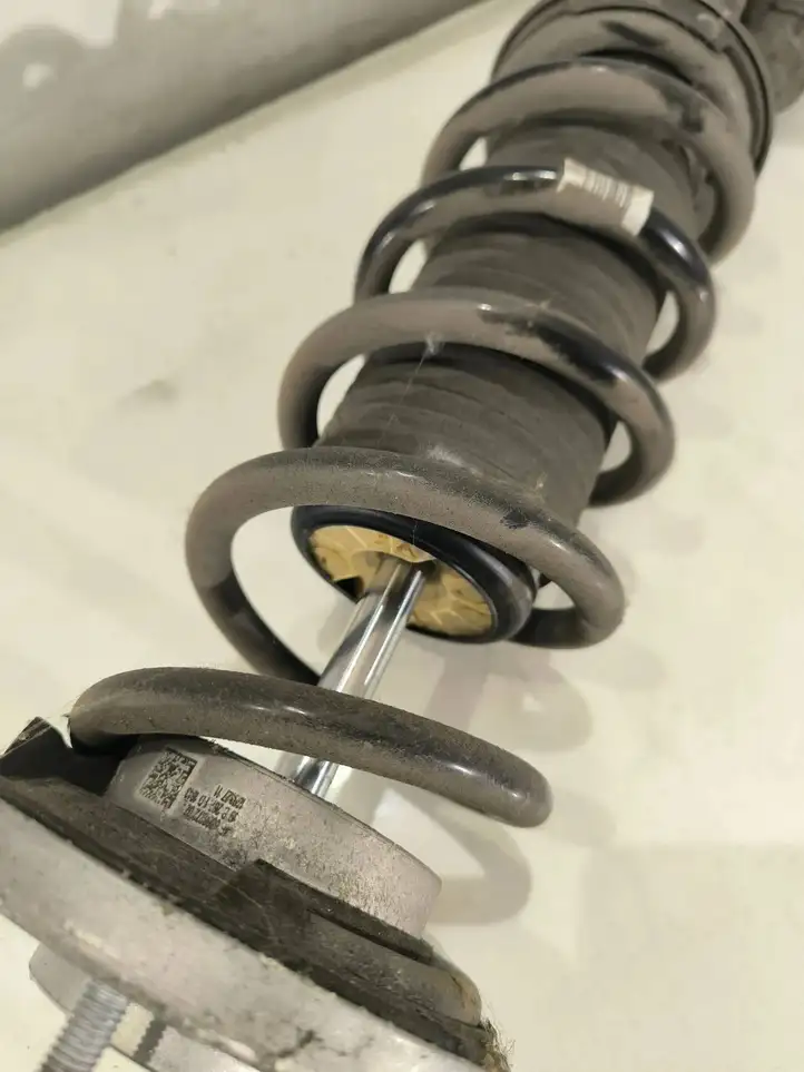 BMW M8 F91 F92 G14 G15 (2019 - ) 6878127 Задняя стойка амортизатора — фото 4