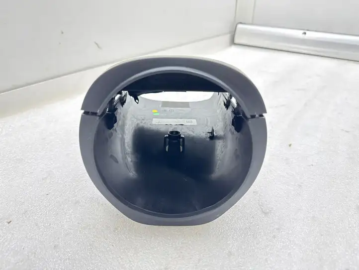 Tesla Model Y (2019 - 2024) 168377500A Обшивка рулевой колонки — фото 11