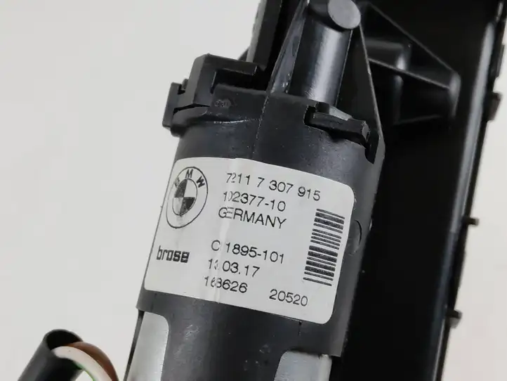 BMW 4 F32 F33 (2013 - 2017) 7307915 Электродвигатель регулировки ремня безопасности — фото 3