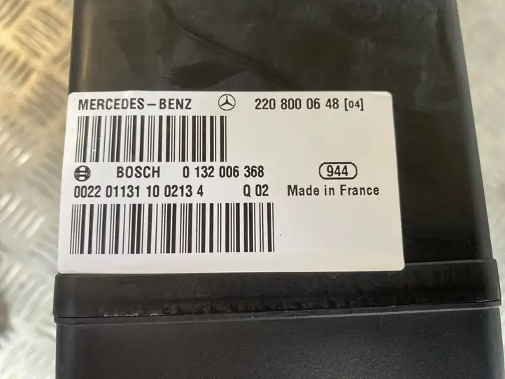 Mercedes-Benz S W220 (1998 - 2006) 2208000648 Вакуумный насос центрального замка — фото 6